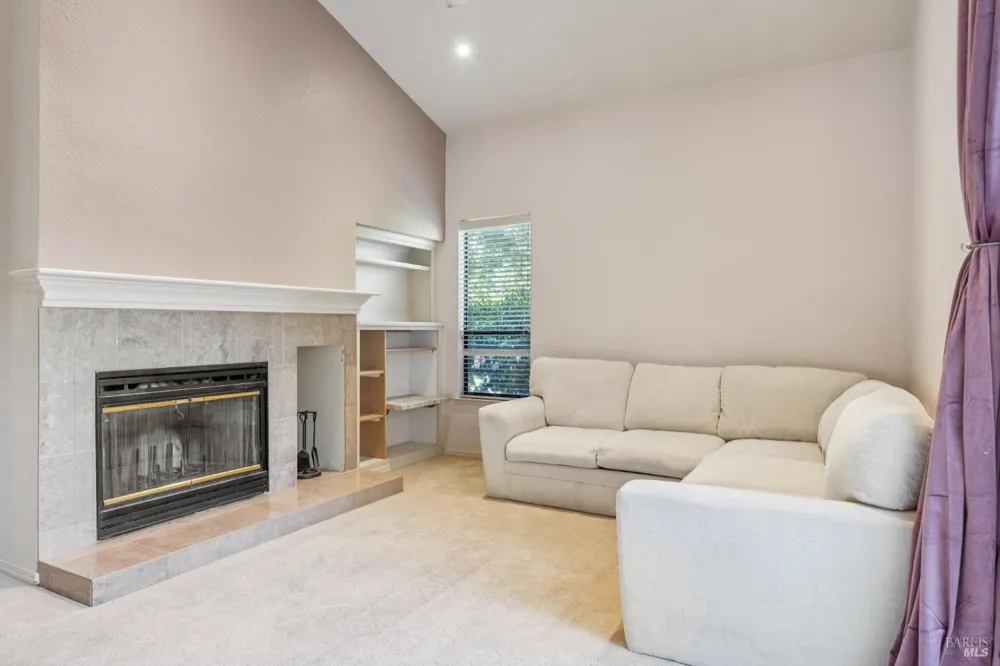 4704 Shade Tree Lane Santa Rosa, CA 95405