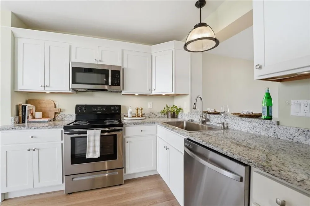 4550 PINEBROOK CIR #506 Bradenton, FL 34209