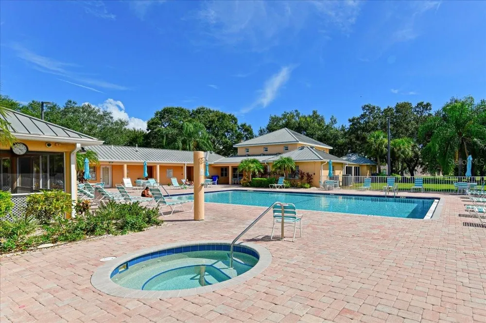 4550 PINEBROOK CIR #506 Bradenton, FL 34209