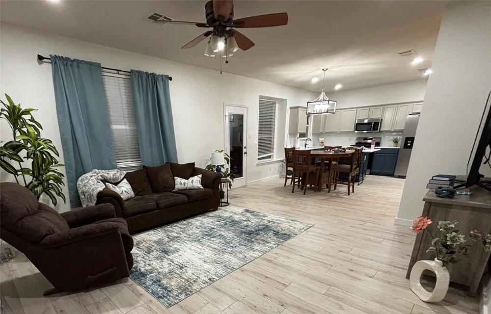 1104 Henderson Drive Leander, TX 78641