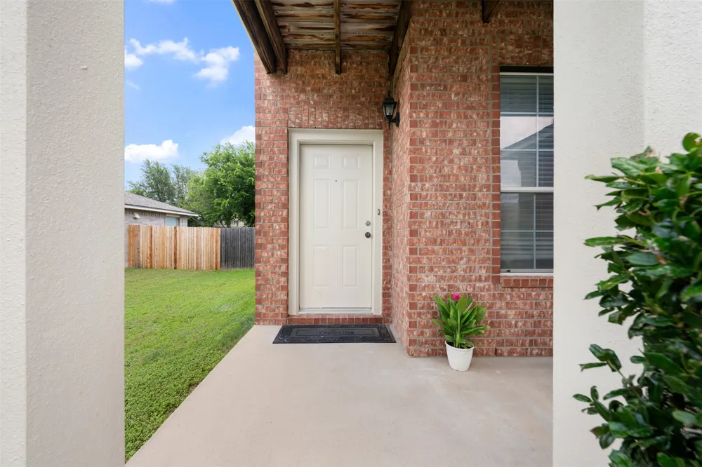1104 Henderson Drive Leander, TX 78641