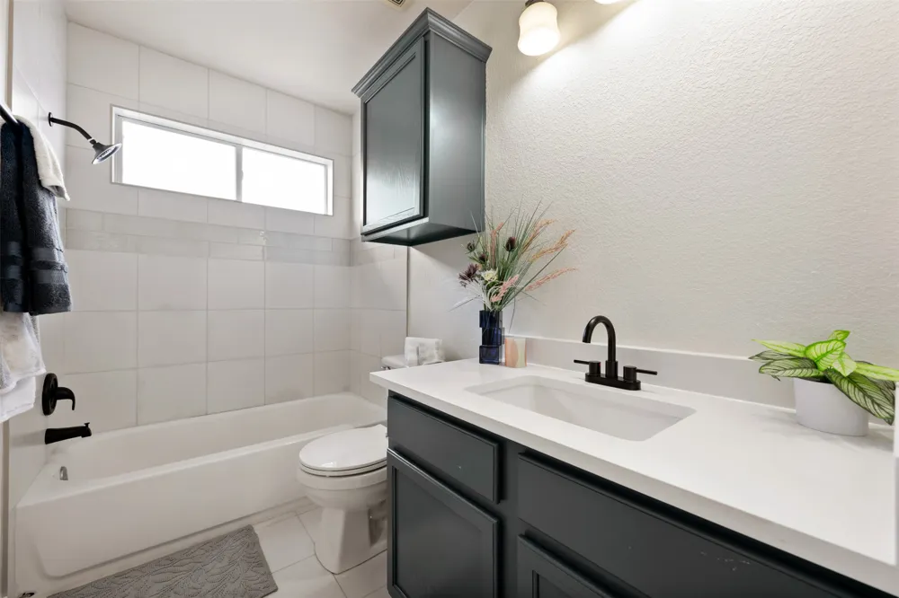 1104 Henderson Drive Leander, TX 78641
