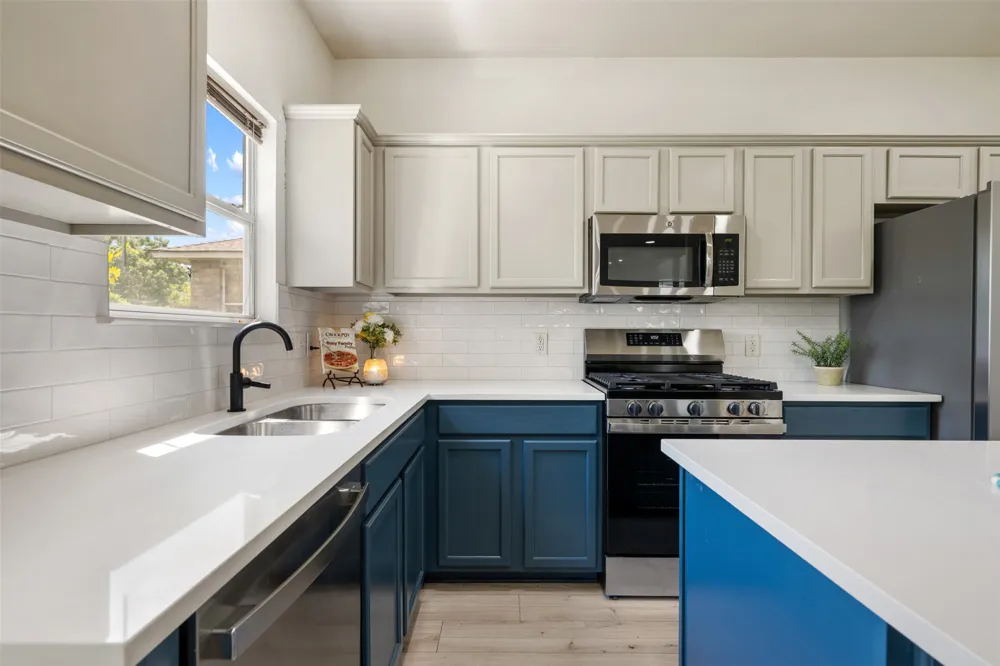 1104 Henderson Drive Leander, TX 78641