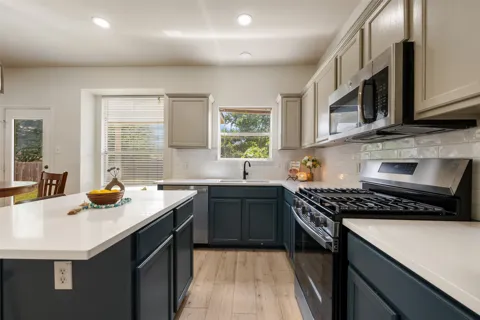 1104 Henderson Drive