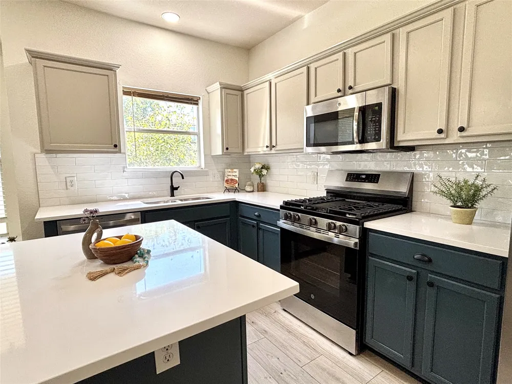 1104 Henderson Drive Leander, TX 78641