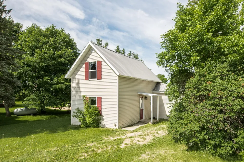 402 Sanstead Street W Garfield, MN 56332