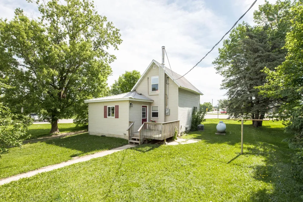 402 Sanstead Street W Garfield, MN 56332