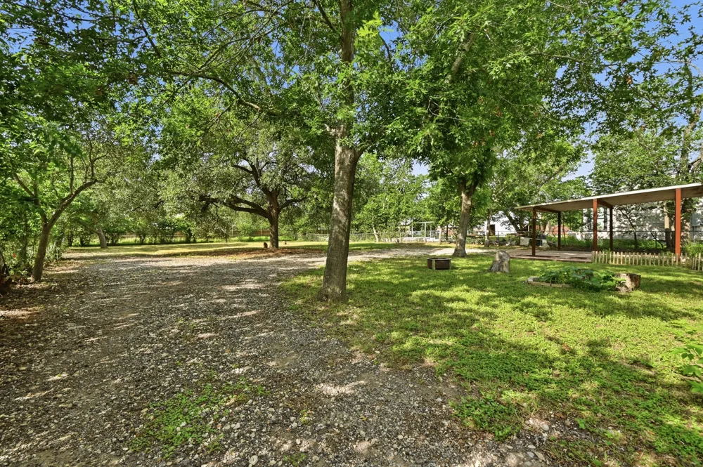 820 Bois D'Arc Street Lockhart, TX 78644