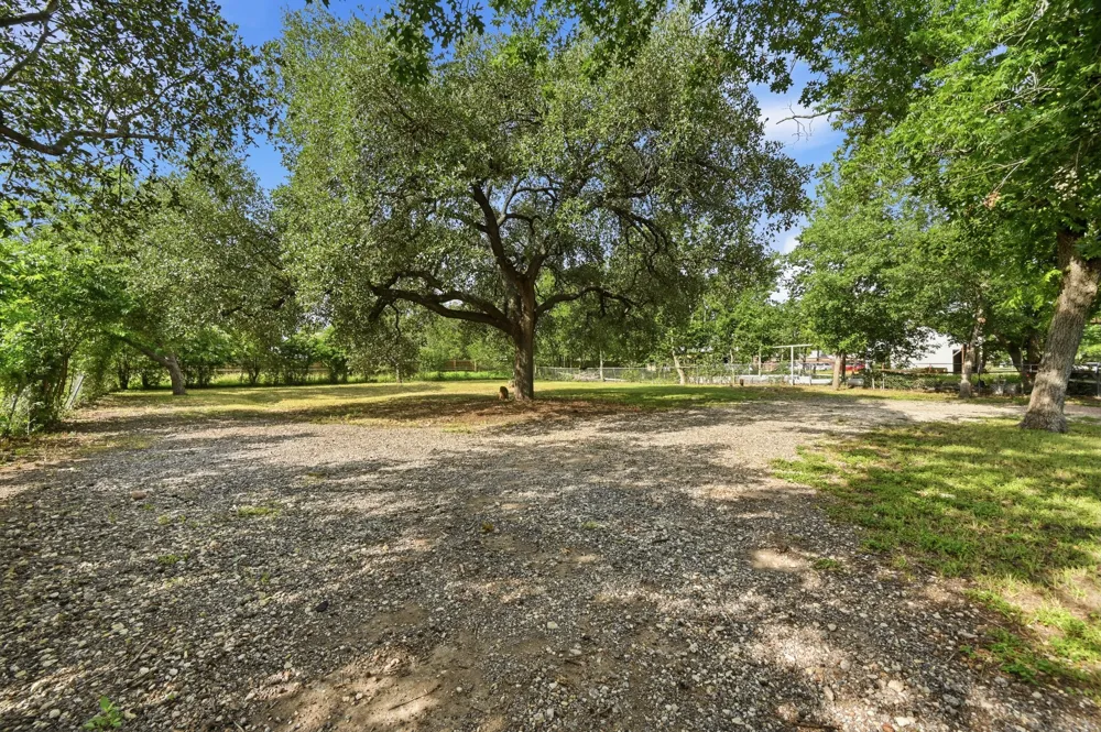 820 Bois D'Arc Street Lockhart, TX 78644