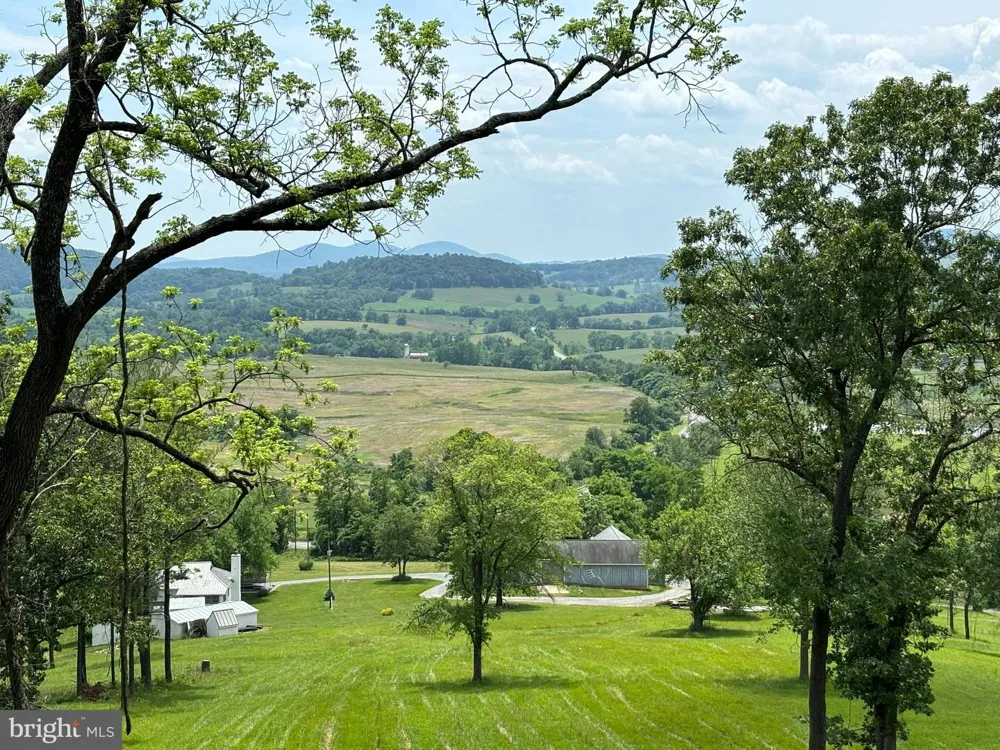 10436 JOHN S MOSBY HIGHWAY Paris, VA 20130