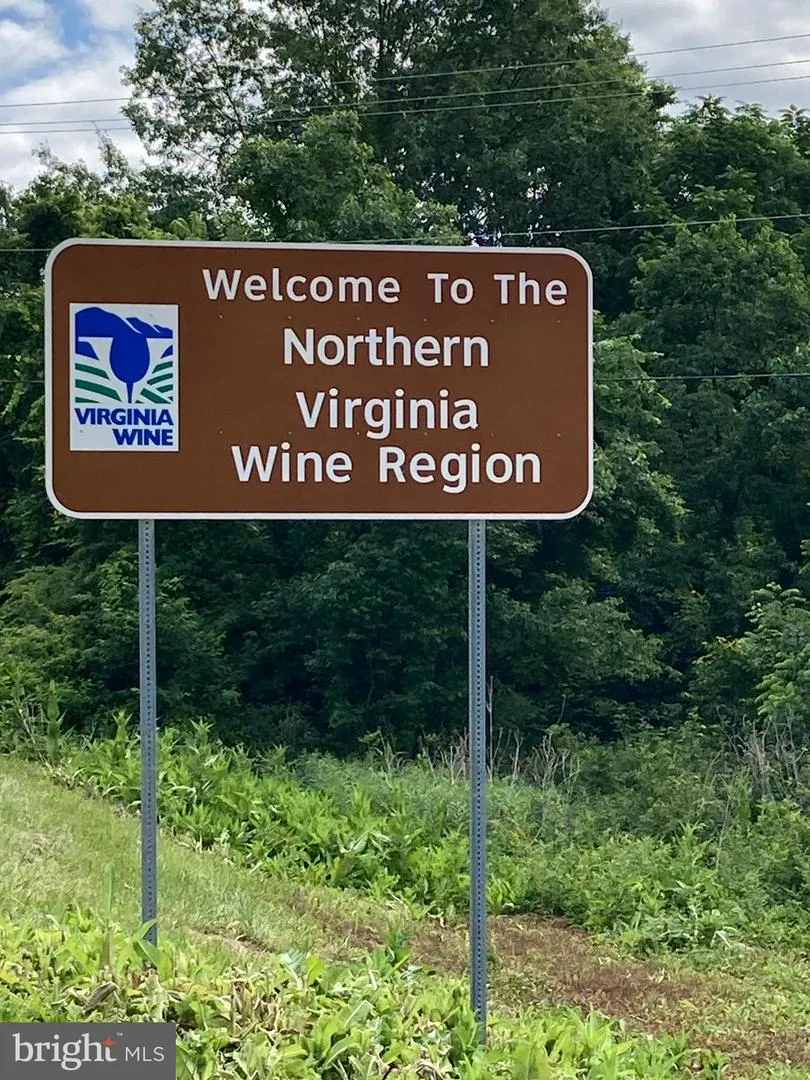 10436 JOHN S MOSBY HIGHWAY Paris, VA 20130