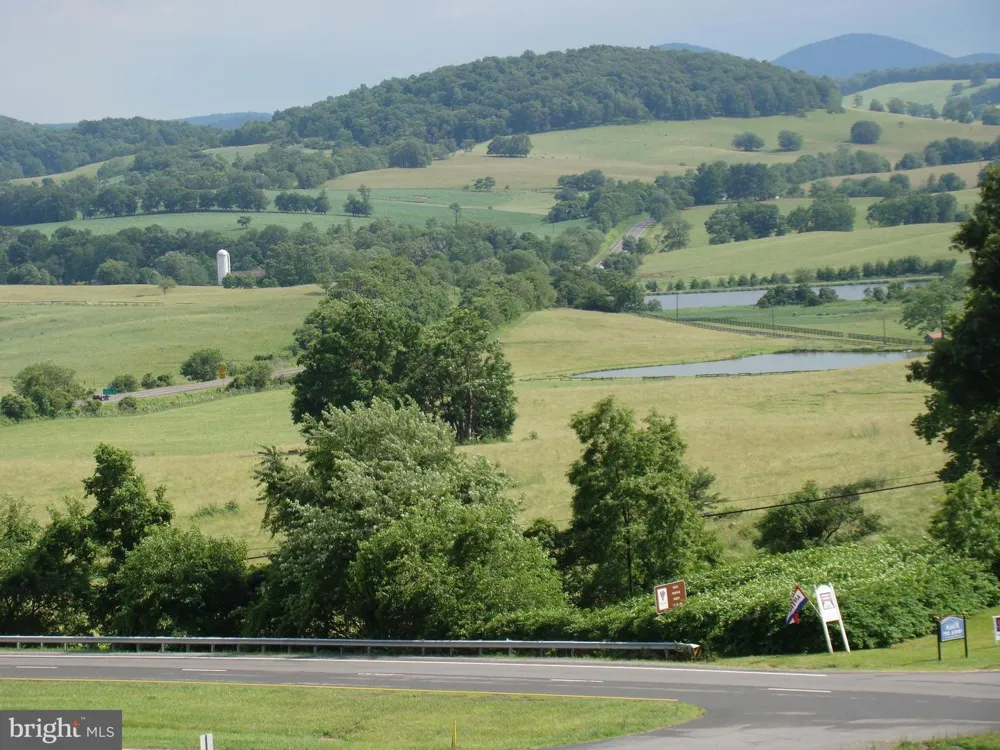 10436 JOHN S MOSBY HIGHWAY Paris, VA 20130