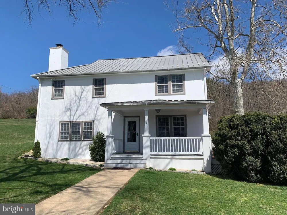 10436 JOHN S MOSBY HIGHWAY Paris, VA 20130