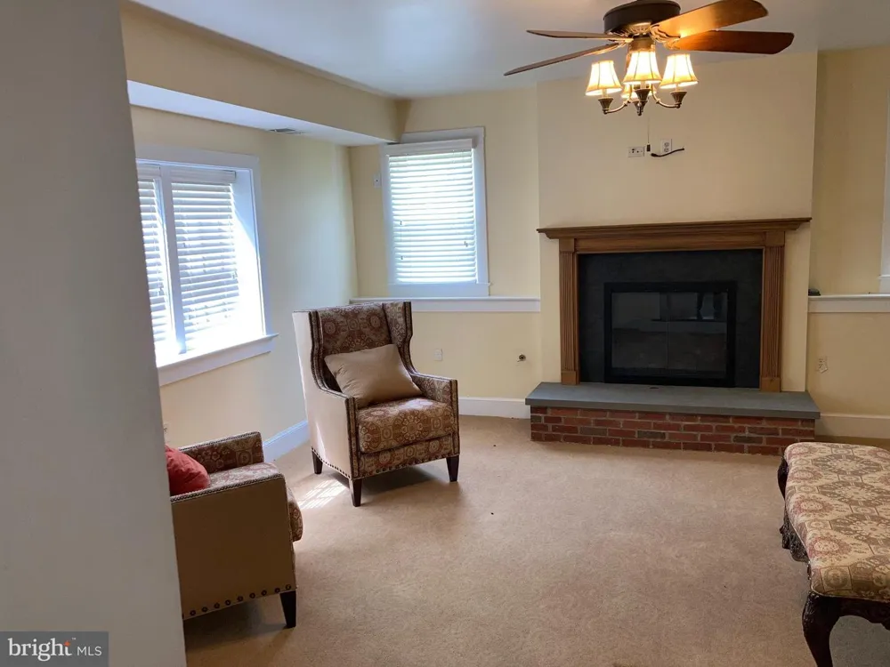 10436 JOHN S MOSBY HIGHWAY Paris, VA 20130