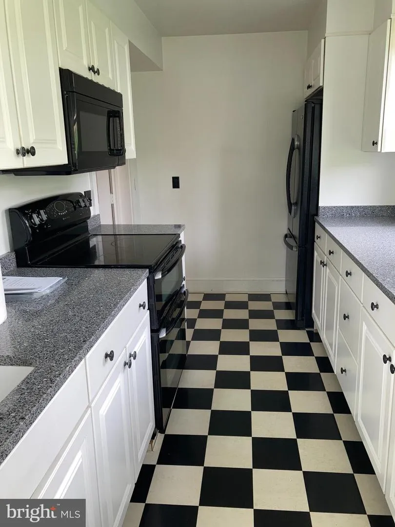 10436 JOHN S MOSBY HIGHWAY Paris, VA 20130