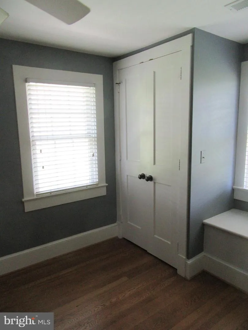 10436 JOHN S MOSBY HIGHWAY Paris, VA 20130