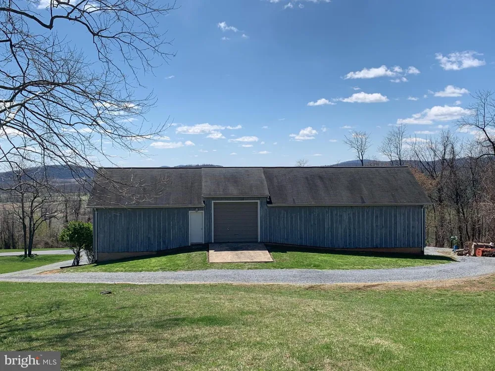 10436 JOHN S MOSBY HIGHWAY Paris, VA 20130