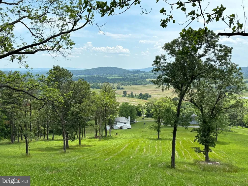 10436 JOHN S MOSBY HIGHWAY Paris, VA 20130
