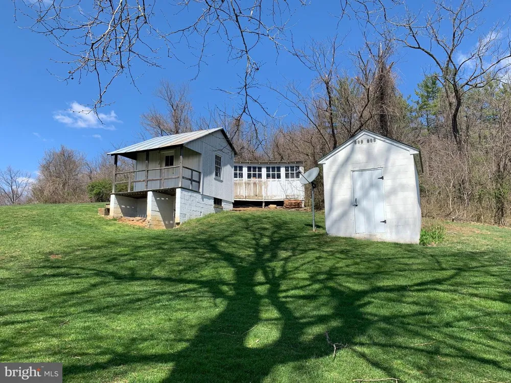 10436 JOHN S MOSBY HIGHWAY Paris, VA 20130