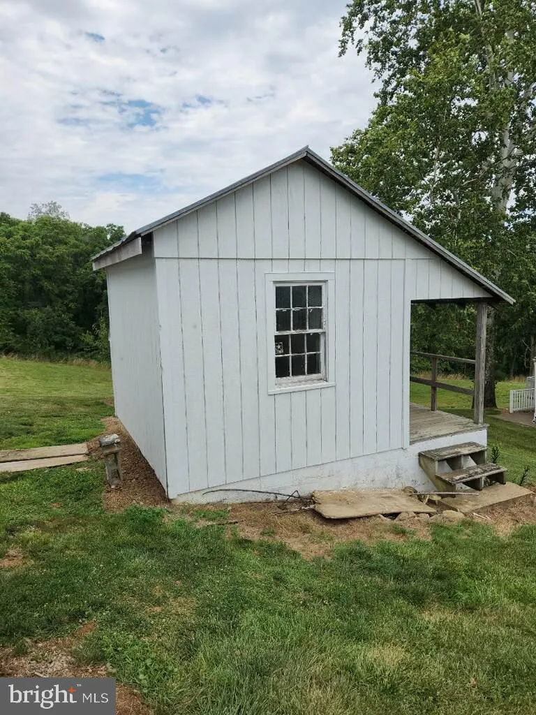10436 JOHN S MOSBY HIGHWAY Paris, VA 20130