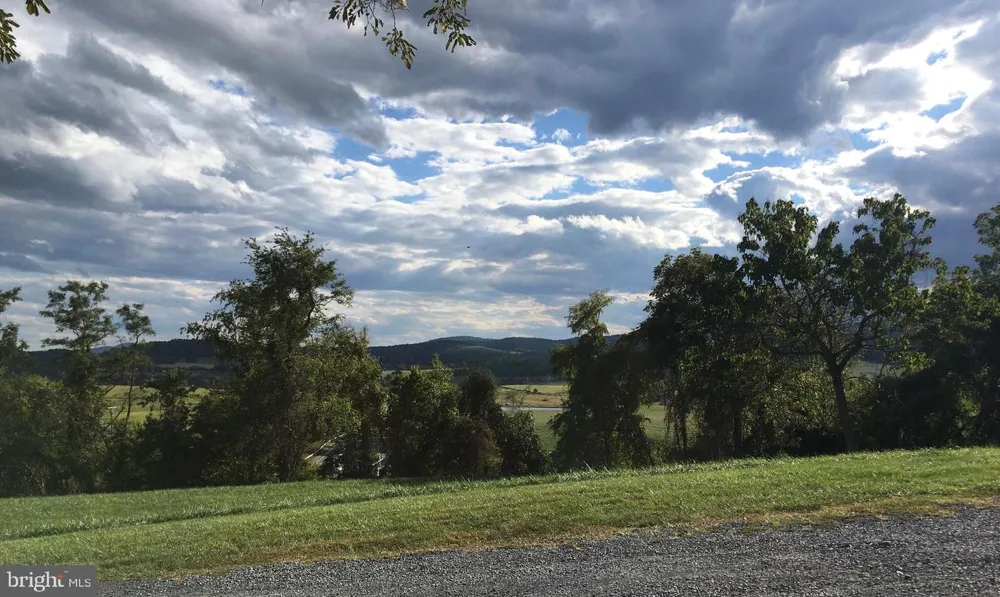 10436 JOHN S MOSBY HIGHWAY Paris, VA 20130