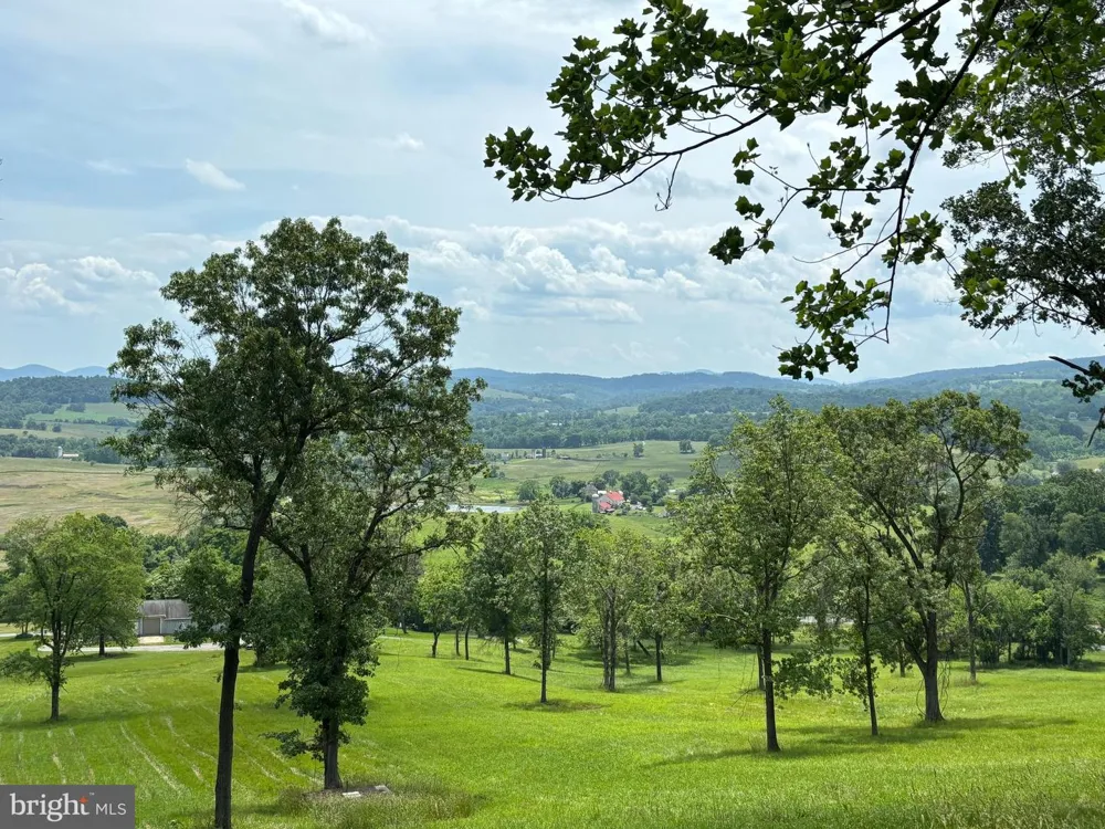 10436 JOHN S MOSBY HIGHWAY Paris, VA 20130