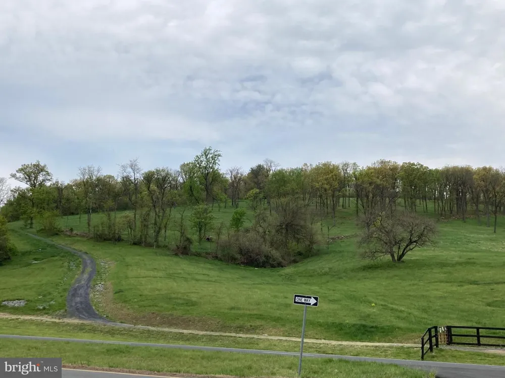 10436 JOHN S MOSBY HIGHWAY Paris, VA 20130