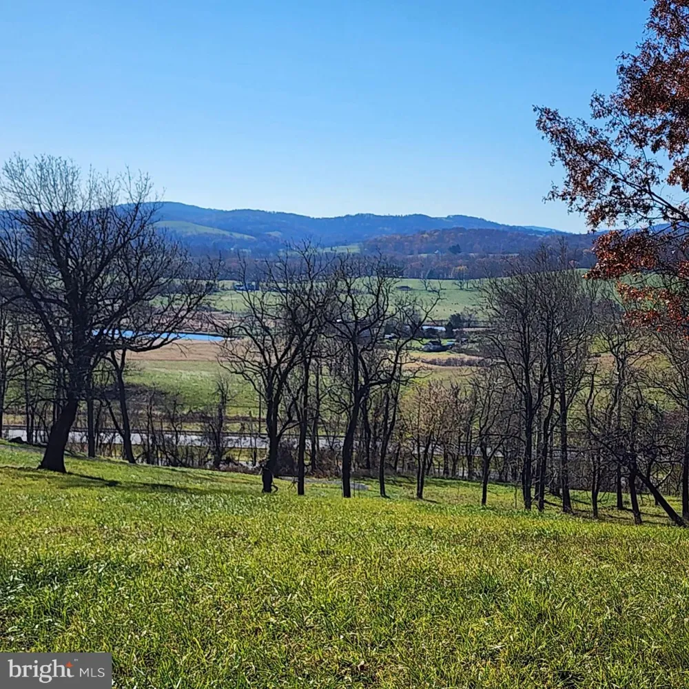 10436 JOHN S MOSBY HIGHWAY Paris, VA 20130