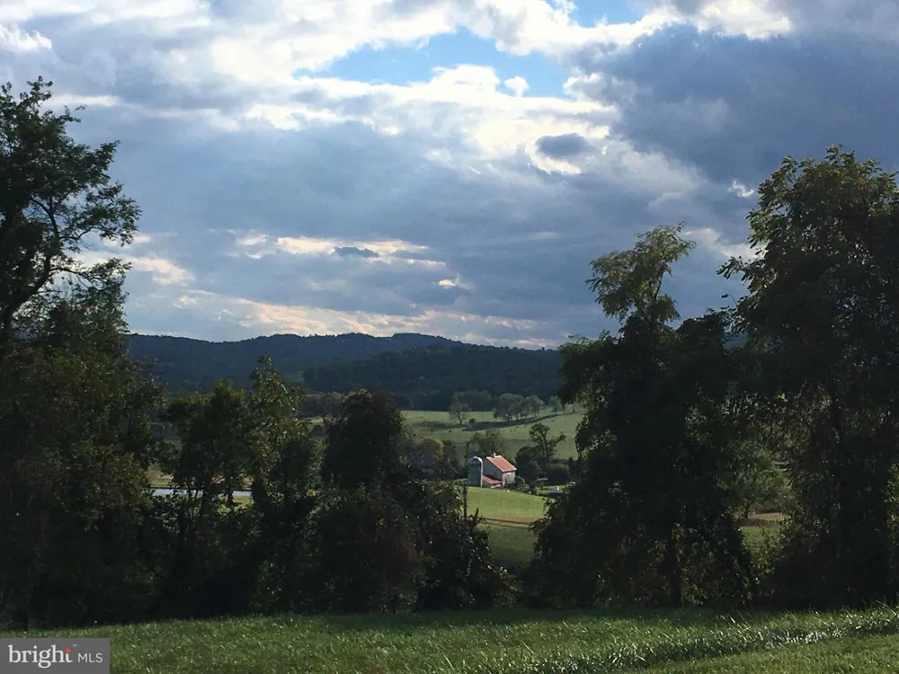 10436 JOHN S MOSBY HIGHWAY Paris, VA 20130