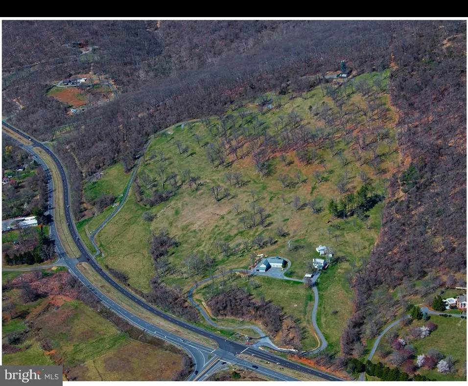 10436 JOHN S MOSBY HIGHWAY Paris, VA 20130