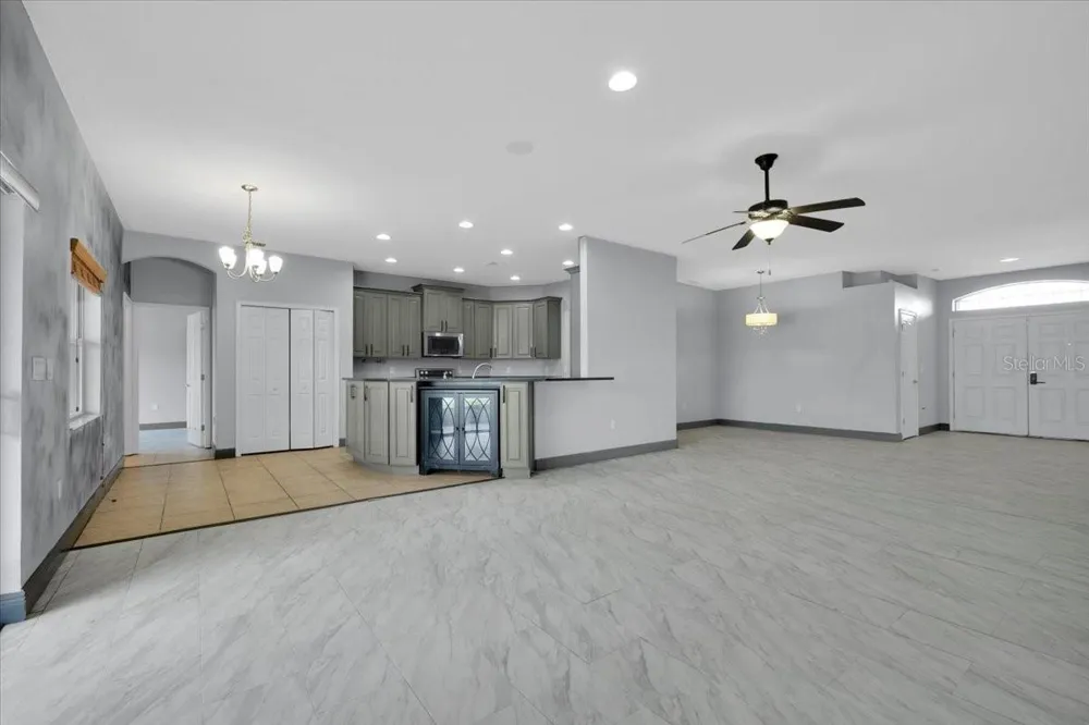 2850 SHELDON STREET Lakeland, FL 33813