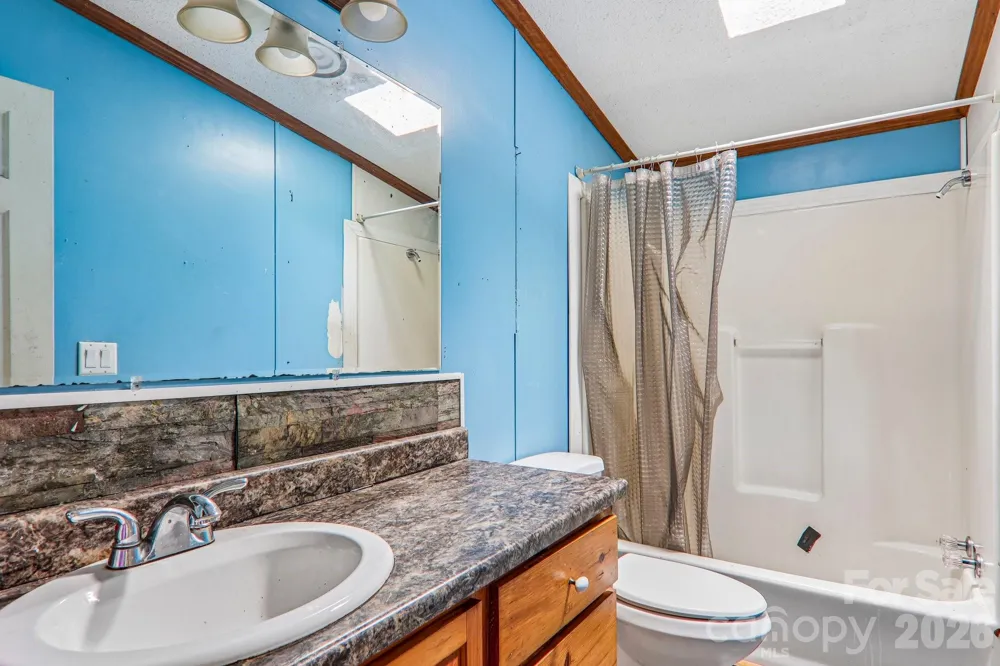 19 Dot Street Clyde, NC 28721