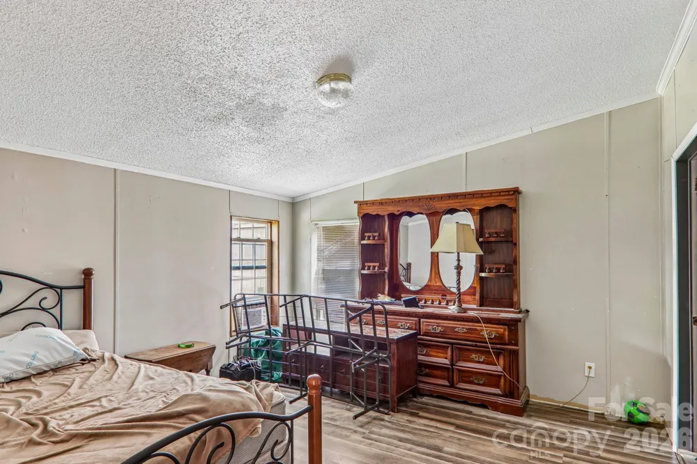 19 Dot Street Clyde, NC 28721
