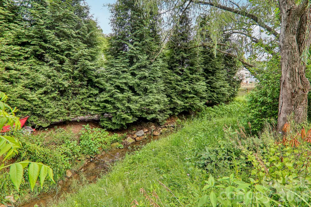 19 Dot Street Clyde, NC 28721