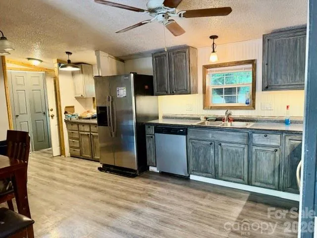 19 Dot Street Clyde, NC 28721