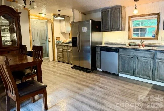 19 Dot Street Clyde, NC 28721