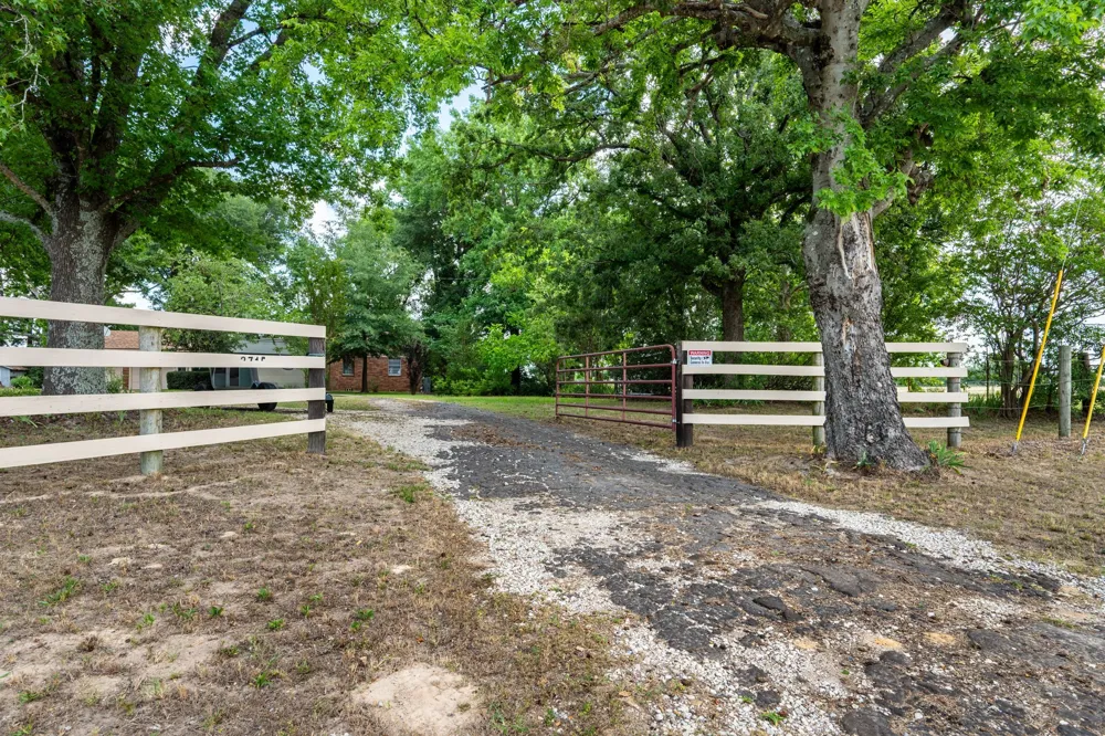 2715 FM 857 Grand Saline, TX 75140