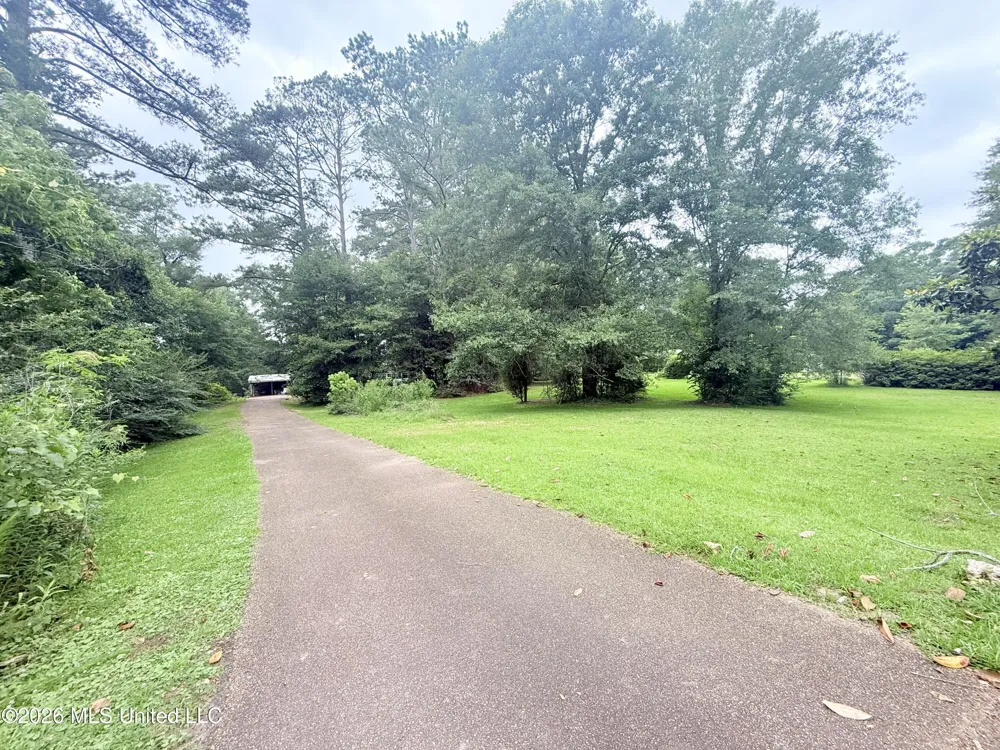 1015 Highway 51 Summit, MS 39666