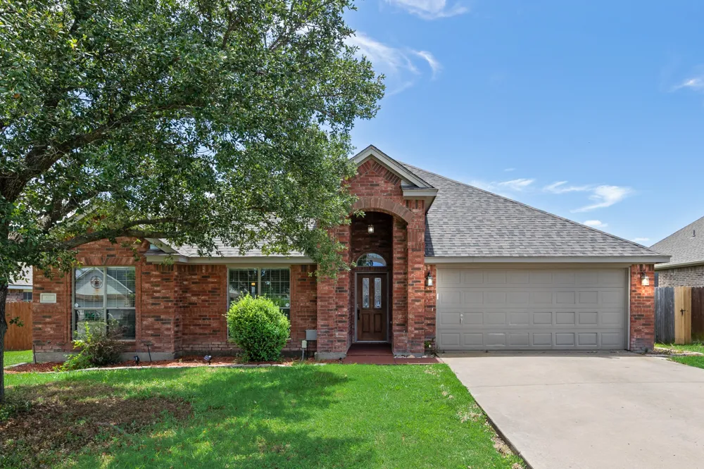 107 Meadowlark Drive Palmer, TX 75152