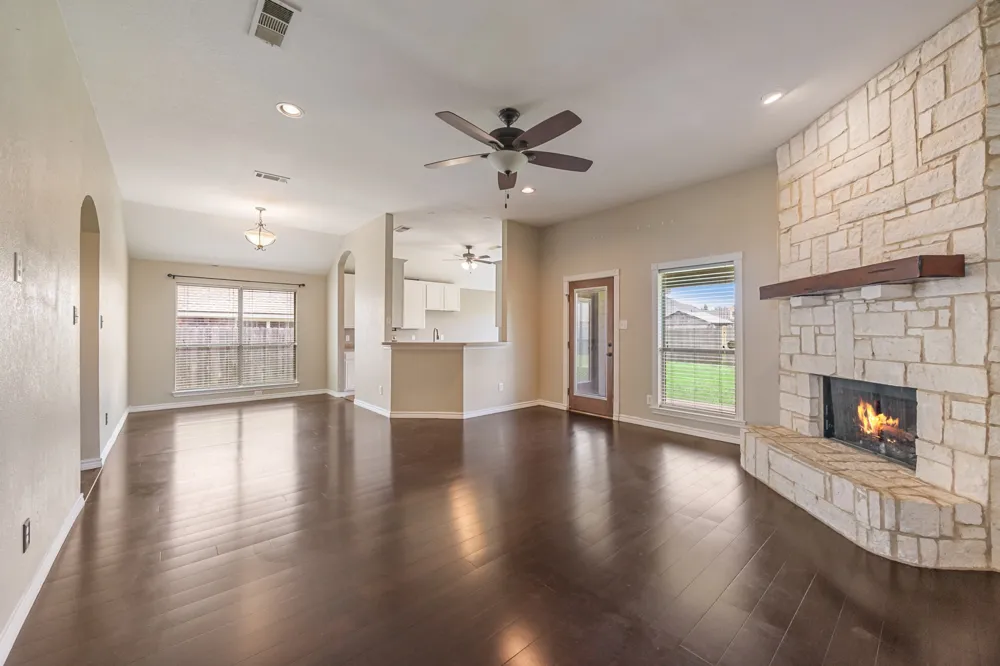 107 Meadowlark Drive Palmer, TX 75152
