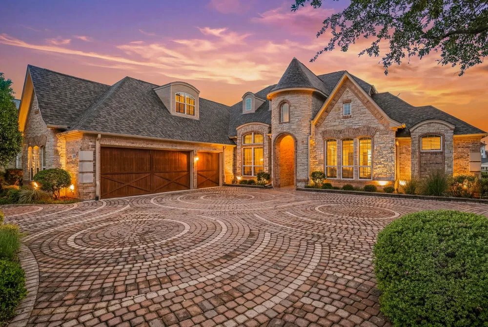 2707 Harborside Drive Granbury, TX 76048