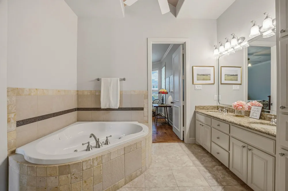 2707 Harborside Drive Granbury, TX 76048