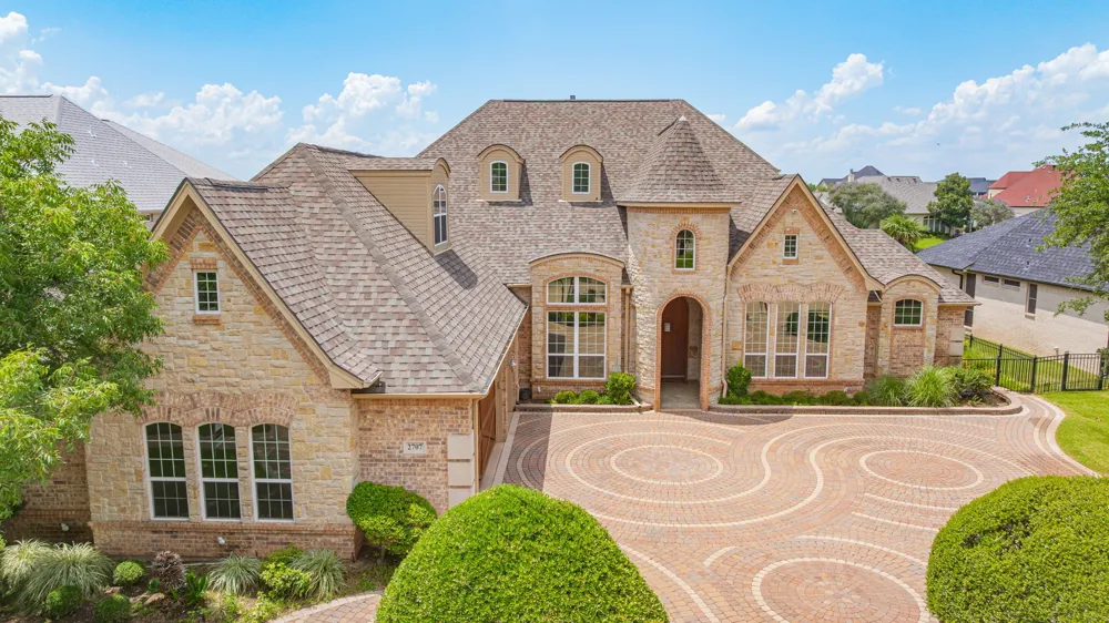 2707 Harborside Drive Granbury, TX 76048