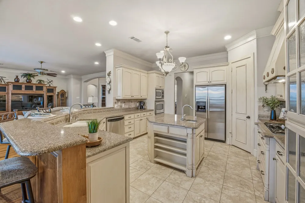 2707 Harborside Drive Granbury, TX 76048