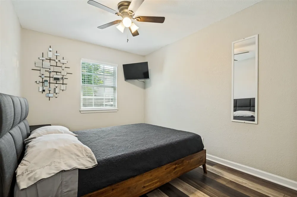 2214 Pine Street Grand Prairie, TX 75050