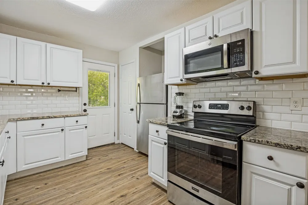 2214 Pine Street Grand Prairie, TX 75050