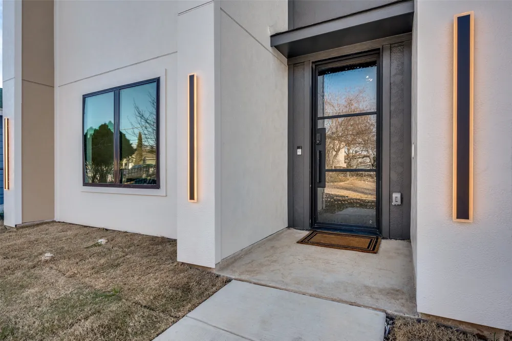 1836 Pueblo Street Dallas, TX 75212