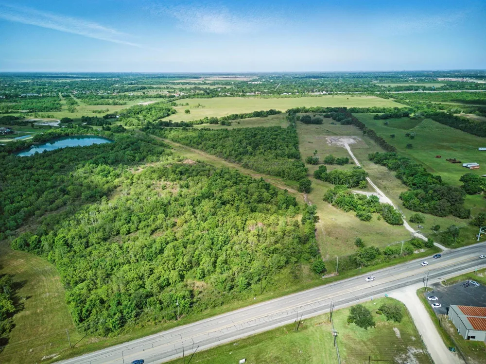 17828 S Highway 35 Pearland, TX 77511
