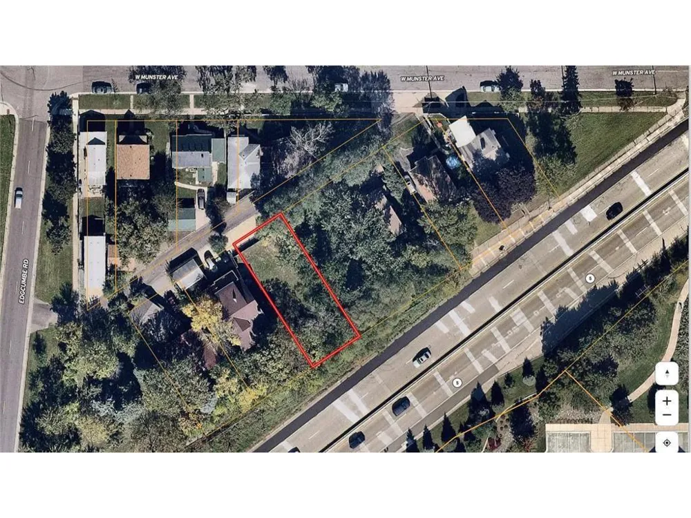 2639 7th Street W Saint Paul, MN 55116