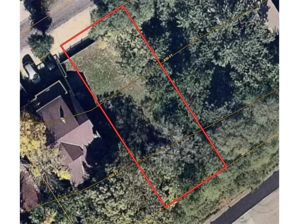 2639 7th Street W Saint Paul, MN 55116